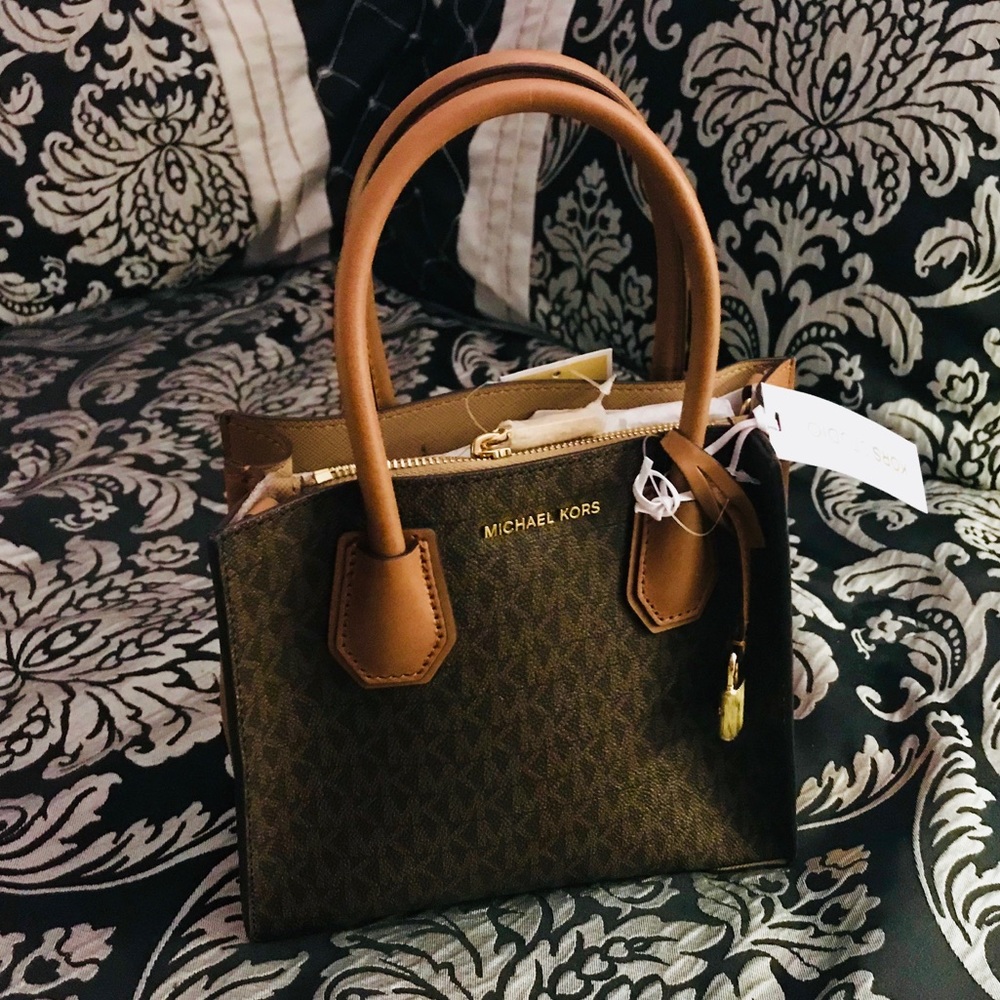 MK Handbag/purse with optional shoulder strap